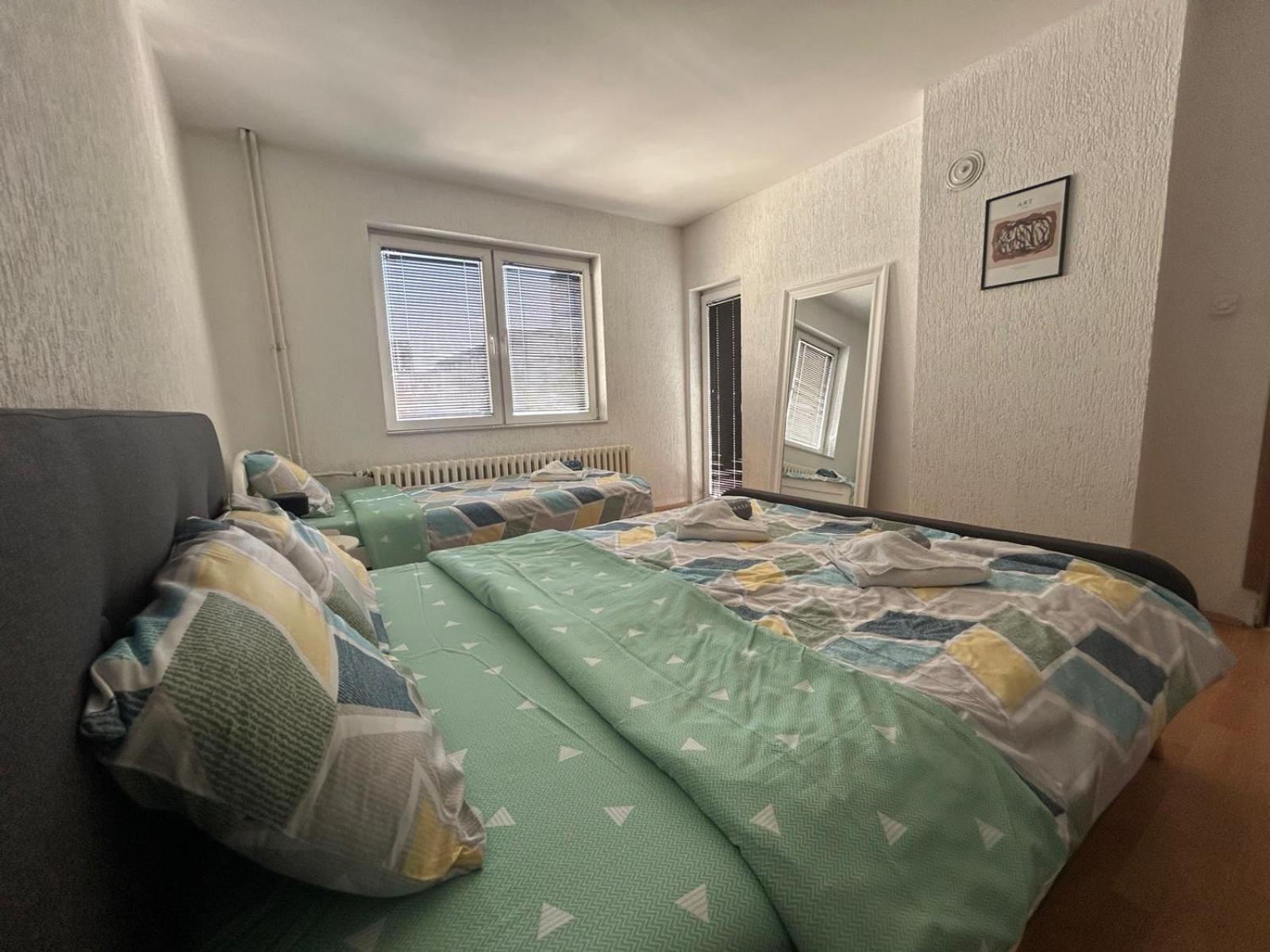 Cinema Vardar Apartment Skopje Esterno foto
